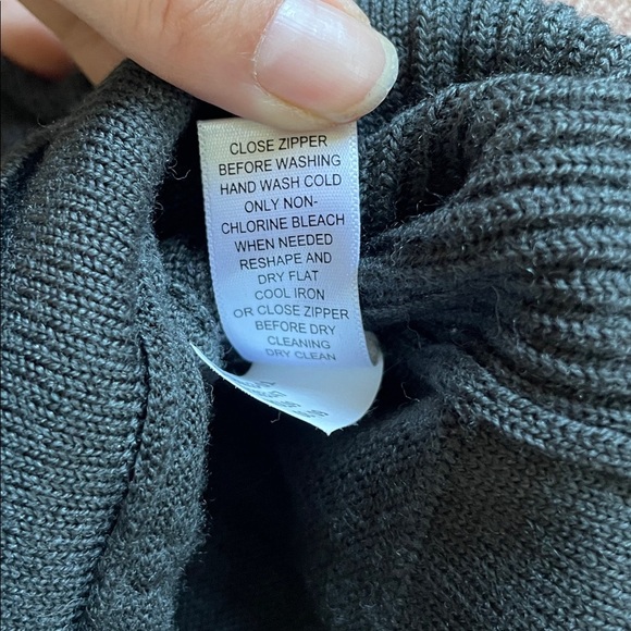 Banana Republic Men's Dark Gray Wool Zip-Up Sweater - Picture 9 of 9